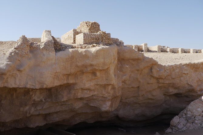 Private tour - Empty Quarter desert adventure - Wadi Dawka + Ubar - Sunset and horizon photos: timing is part of the thrill