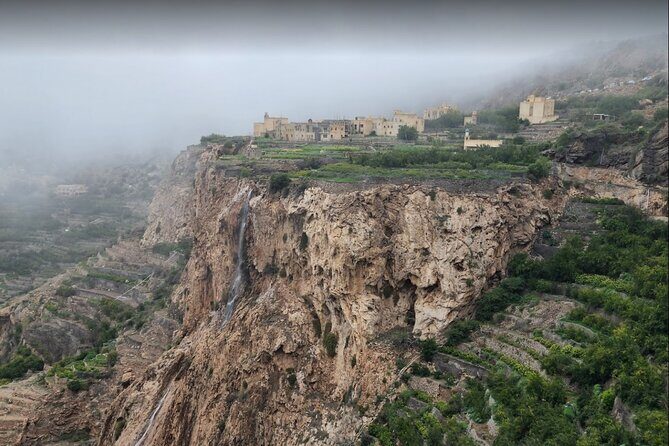 Private Transfer from Muscat to Jebel Akhdar by 4WD Car - Weather, Timing, and Why That Note Matters