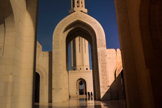 Private Transfer: To and From Muscat Airport - What happens if your flight is delayed or you arrive the next day