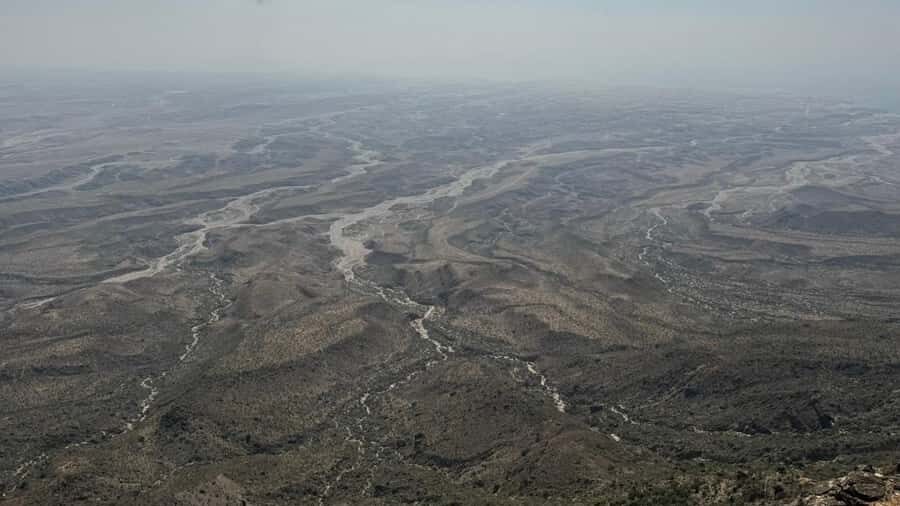 Salalah East Adventure: Waterfalls, Mountain & Safari - Gravity Hill Salalah (نقطة انعدام الجاذبية): the no-gravity trick