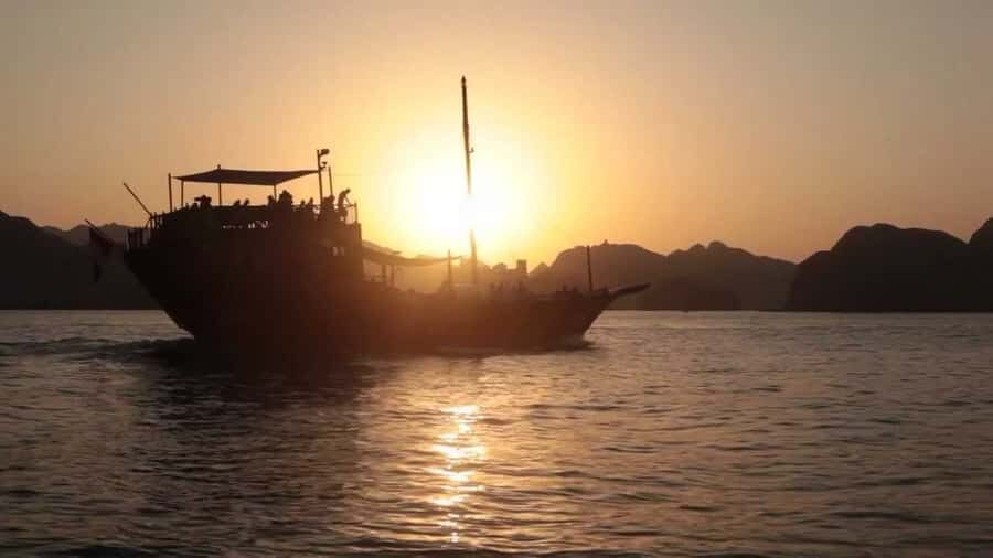 Sunset Dhow Cruise - Getting to the water: Muscat pickup and the Bandar Rawdha start