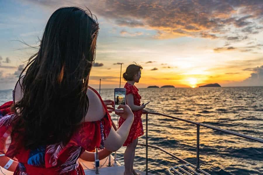 Sunset Dhow Cruise - Tips for a smoother Muscat sunset (small things that matter)
