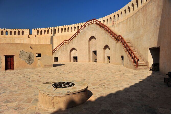 Tour Arwa 3 Days-2 Nights, Oman Tours Package - Ibra and the Mud-and-Limestone Village Feel