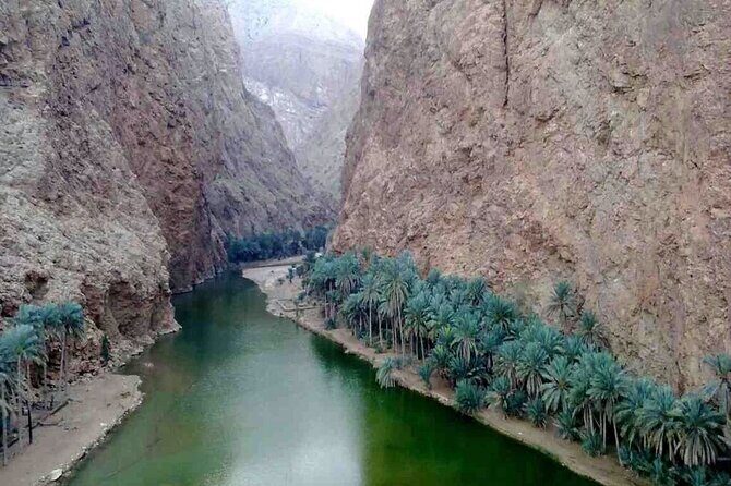 Wadi Shab and Bimmah Sinkhole Private Day Trip+Lunch - Muscat-to-Wadi Shab: the drive that sets expectations
