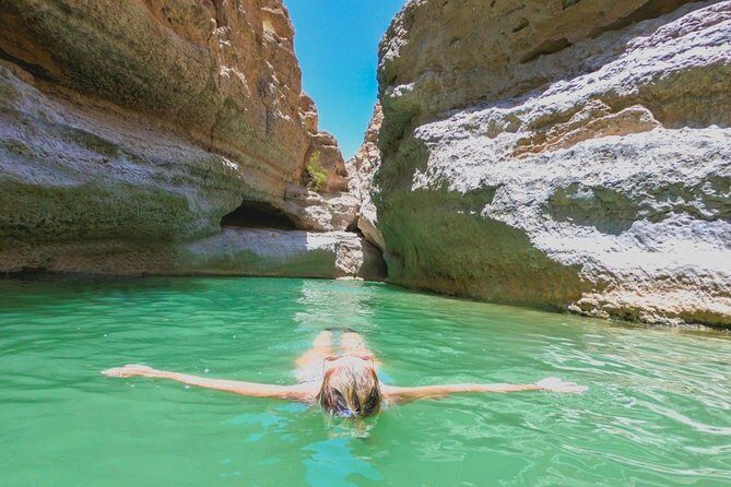 Wadi shab and Sinkhole adventure - Wadi Shab: what your day feels like on the ground