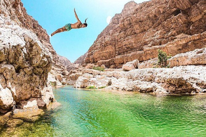 Wadi Shab full day tour (Muscat tours) : Private & custom tours - Getting to Wadi Shab: Coast Views, Then Canyon Country