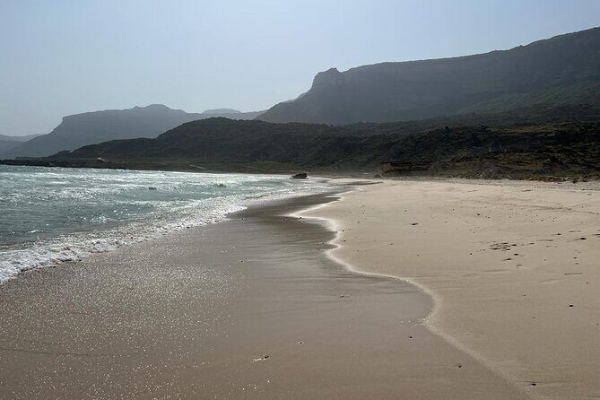 West Salalah Tour - Caribbean of Orient - Fazayah Beach with City - Entering the Sultan Qaboos Mosque with the right outfit