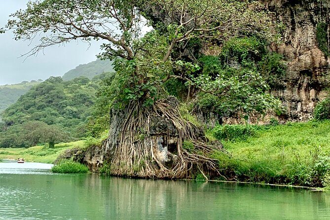 Your Salalah Tour-Your German speaking tour provider/mountain tour - Mirbat and the location of gravity: a brief, quirky break